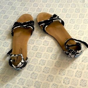 Toms Like New Worn Three Times Sandals Strappy Ankle Open Toe and Foot